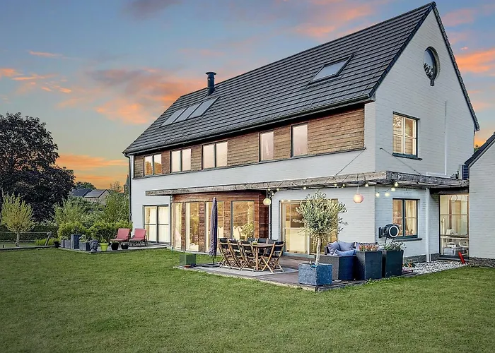 Suite De Luxe Avec Espace Salon Et Balneo A La Campagne