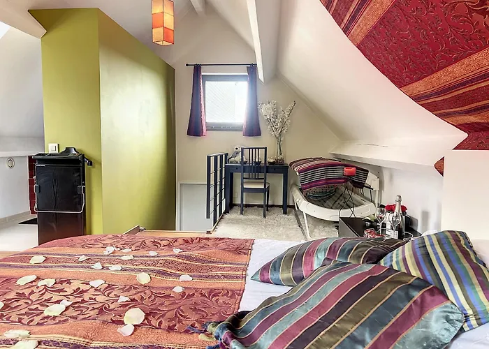 Suite De Luxe Avec Espace Salon Et Balneo A La Campagne